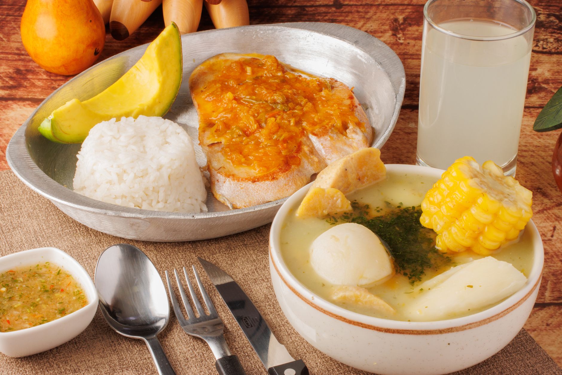 Colombiaanse ajiaco (kip-aardappelsoep)