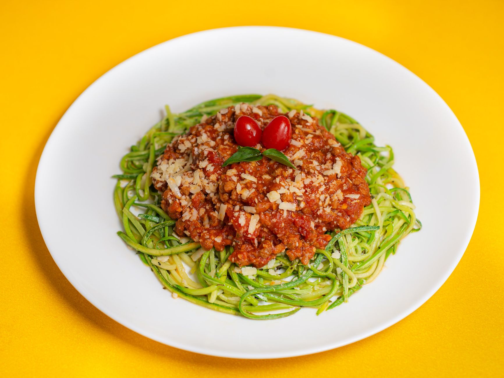 Courgetti met tomatensaus