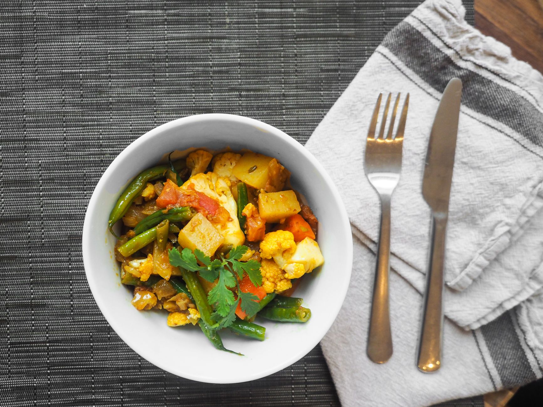 Aloo gobi (aardappel-bloemkoolcurry)