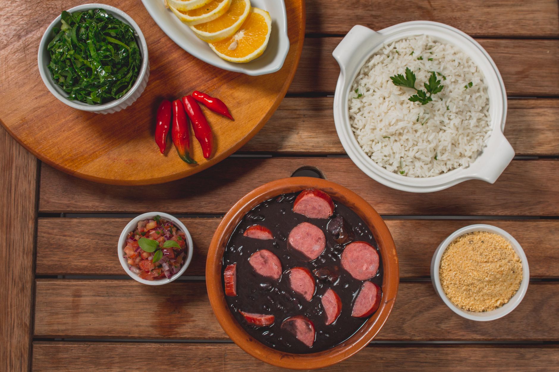Braziliaanse feijoada (feijoada completa)