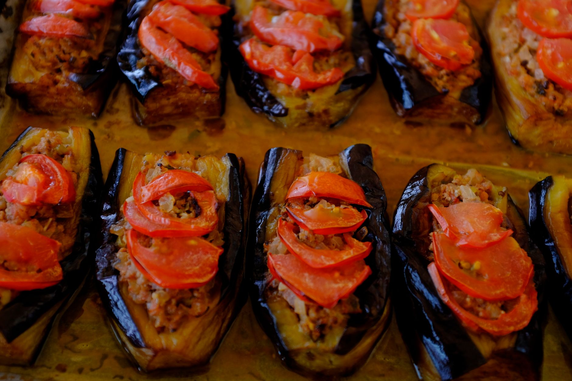 Gevulde aubergine met kikkererwten en feta
