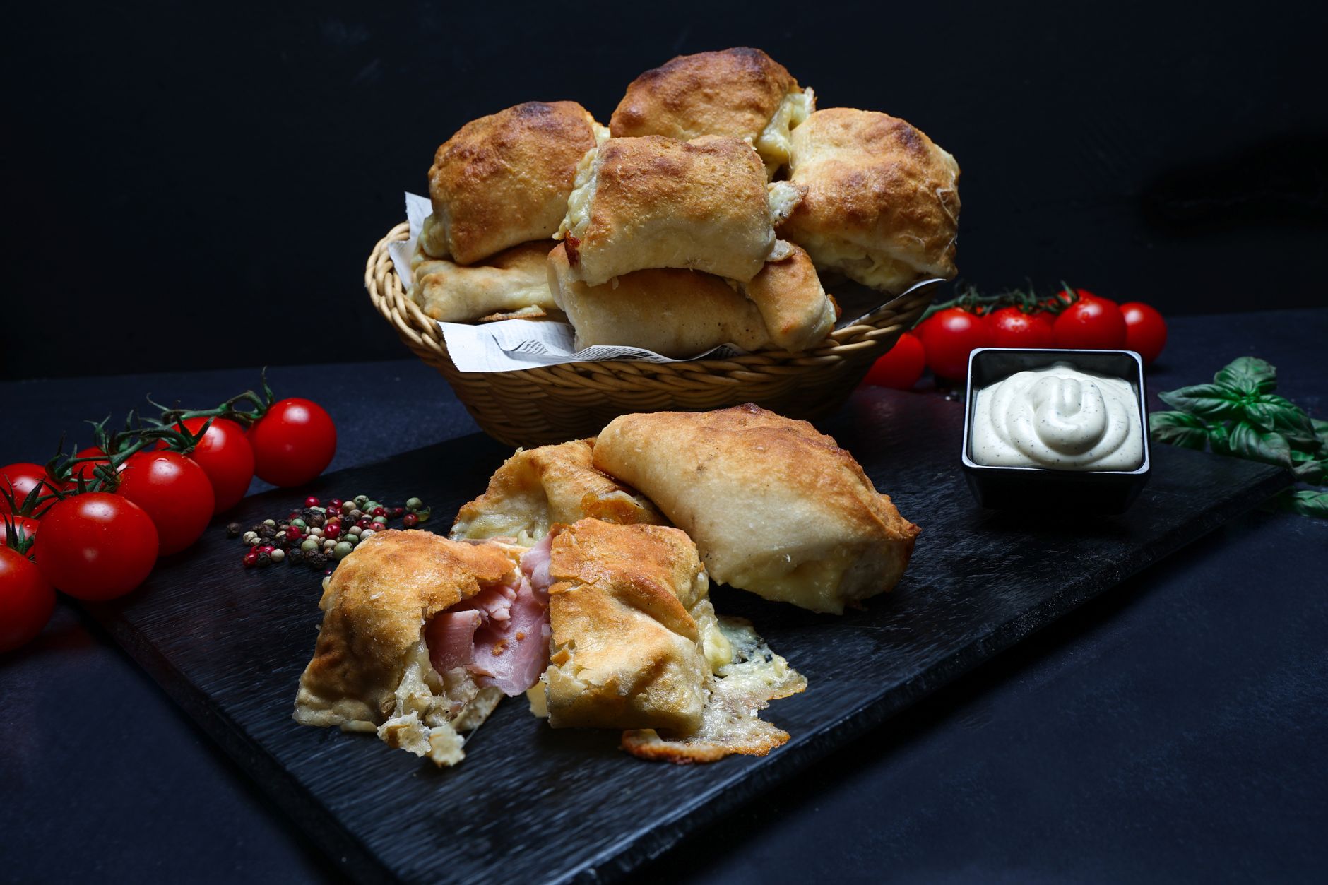 Preirolletjes met ham in kaassaus