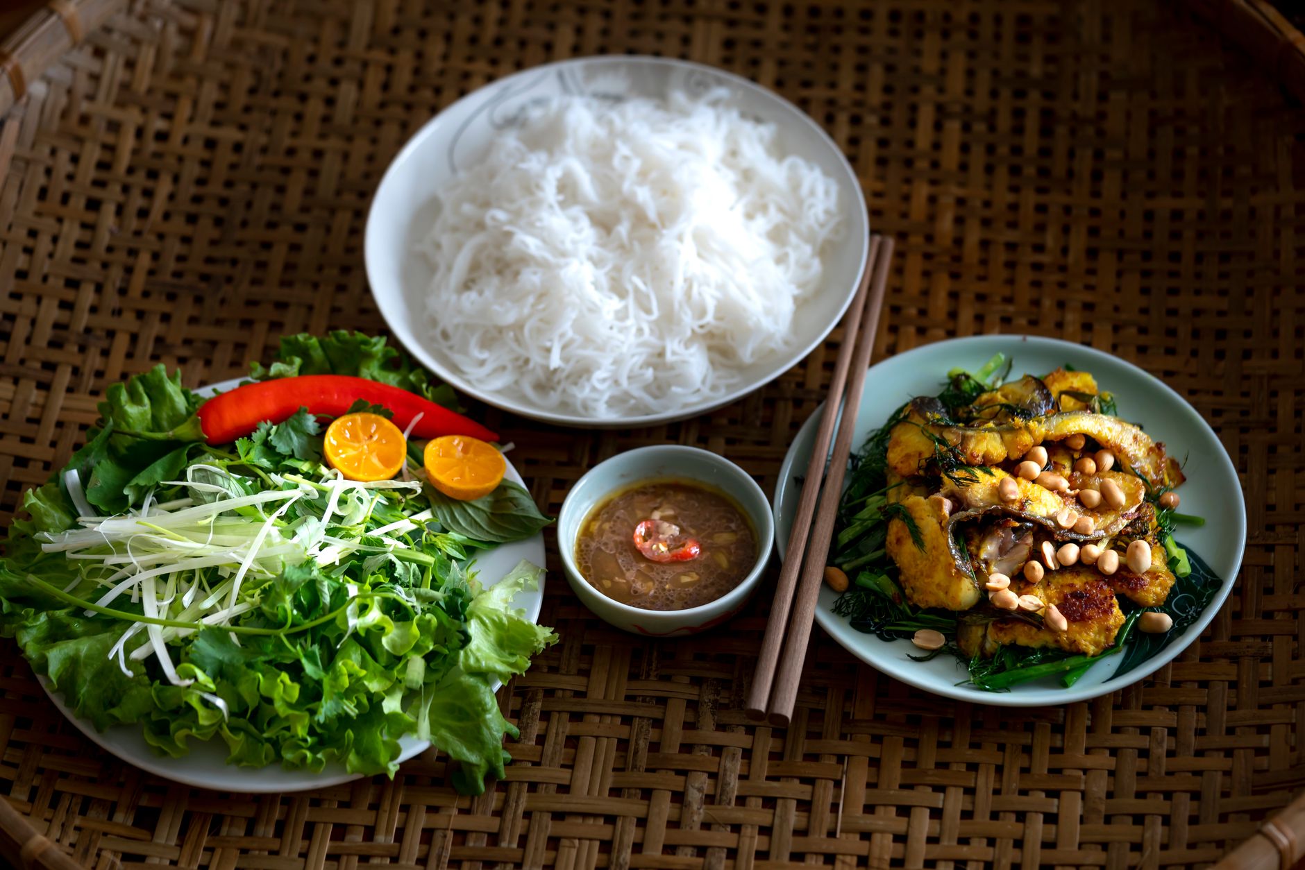 Cha ca (Vietnamese kurkumavis met dille)