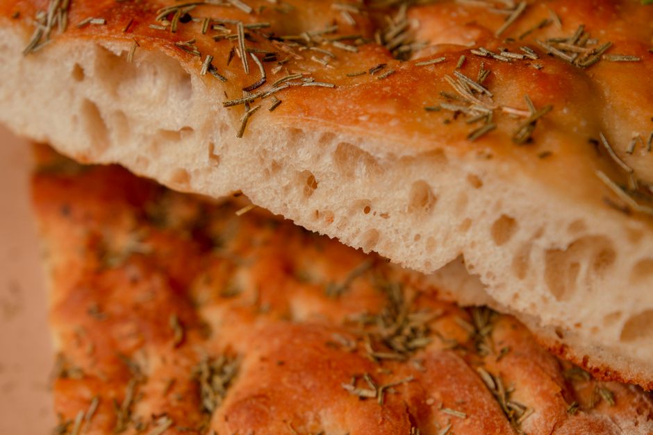 Focaccia met rozemarijn en zeezout
