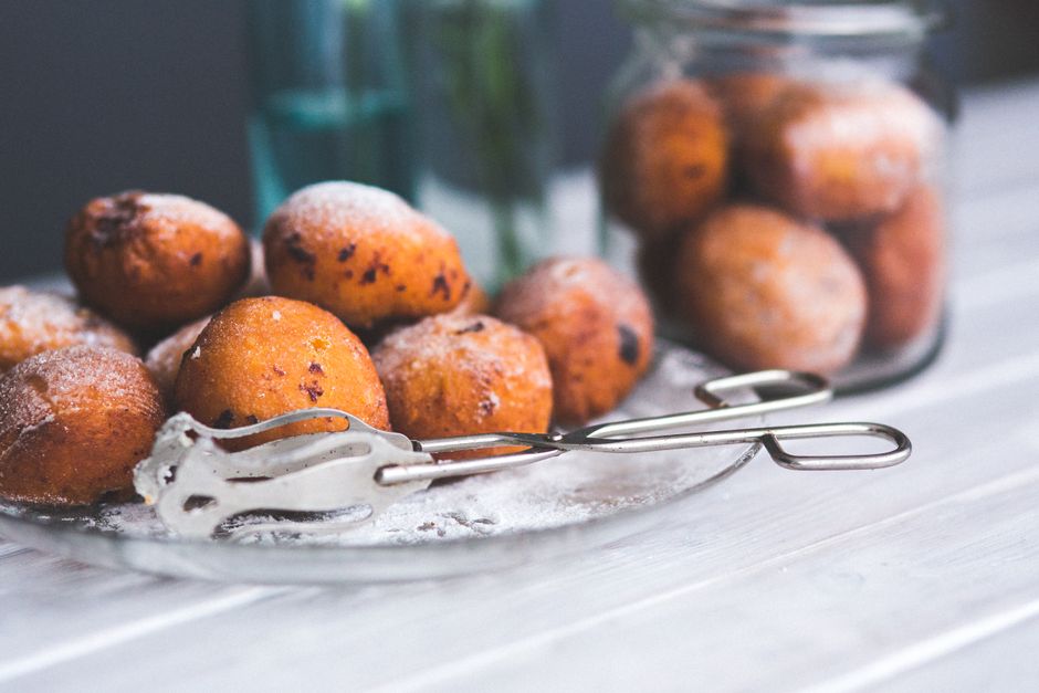 Beignets met poedersuiker