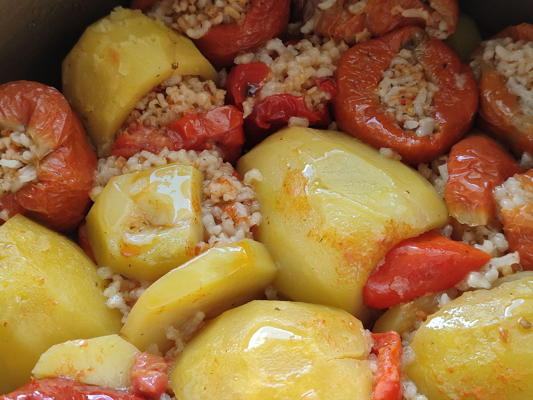 Gemista: gevulde tomaten en paprika's
