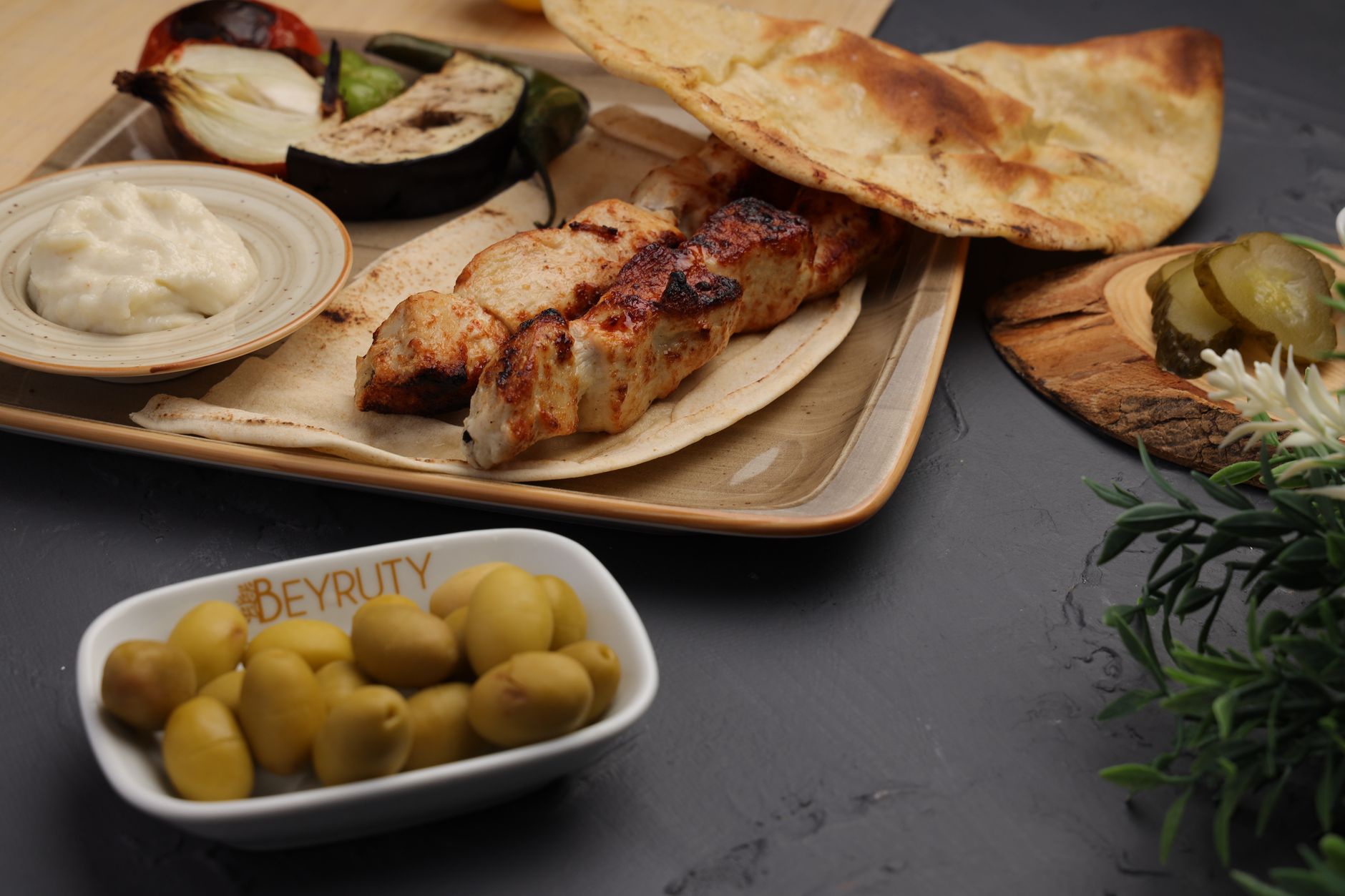 Kip shish taouk met knoflooksaus