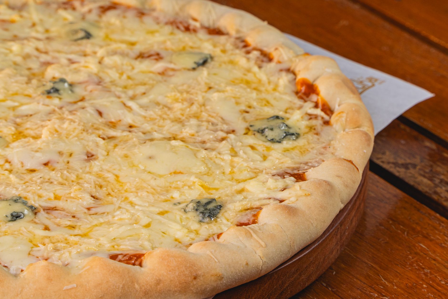Pizza quattro formaggi