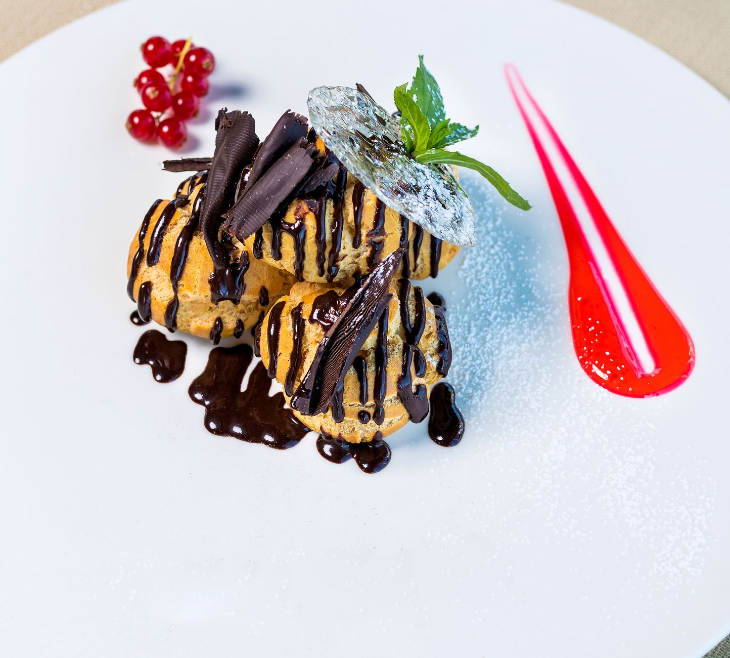 Profiteroles met chocoladesaus