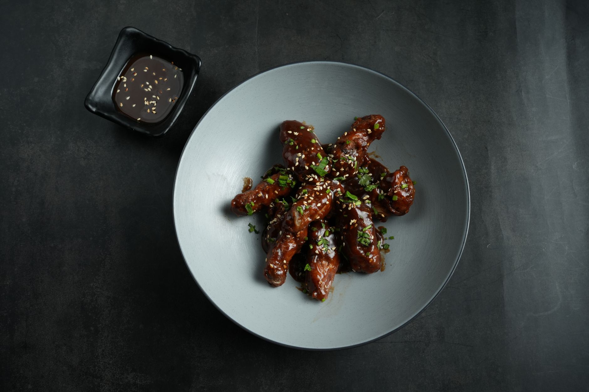 Sticky chicken met wortel, paprika en rijst