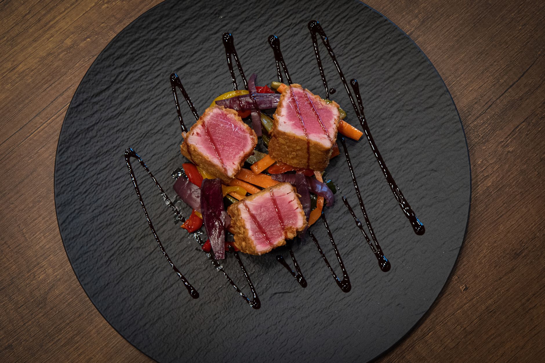 Tonijn tataki met sojasaus en sesam