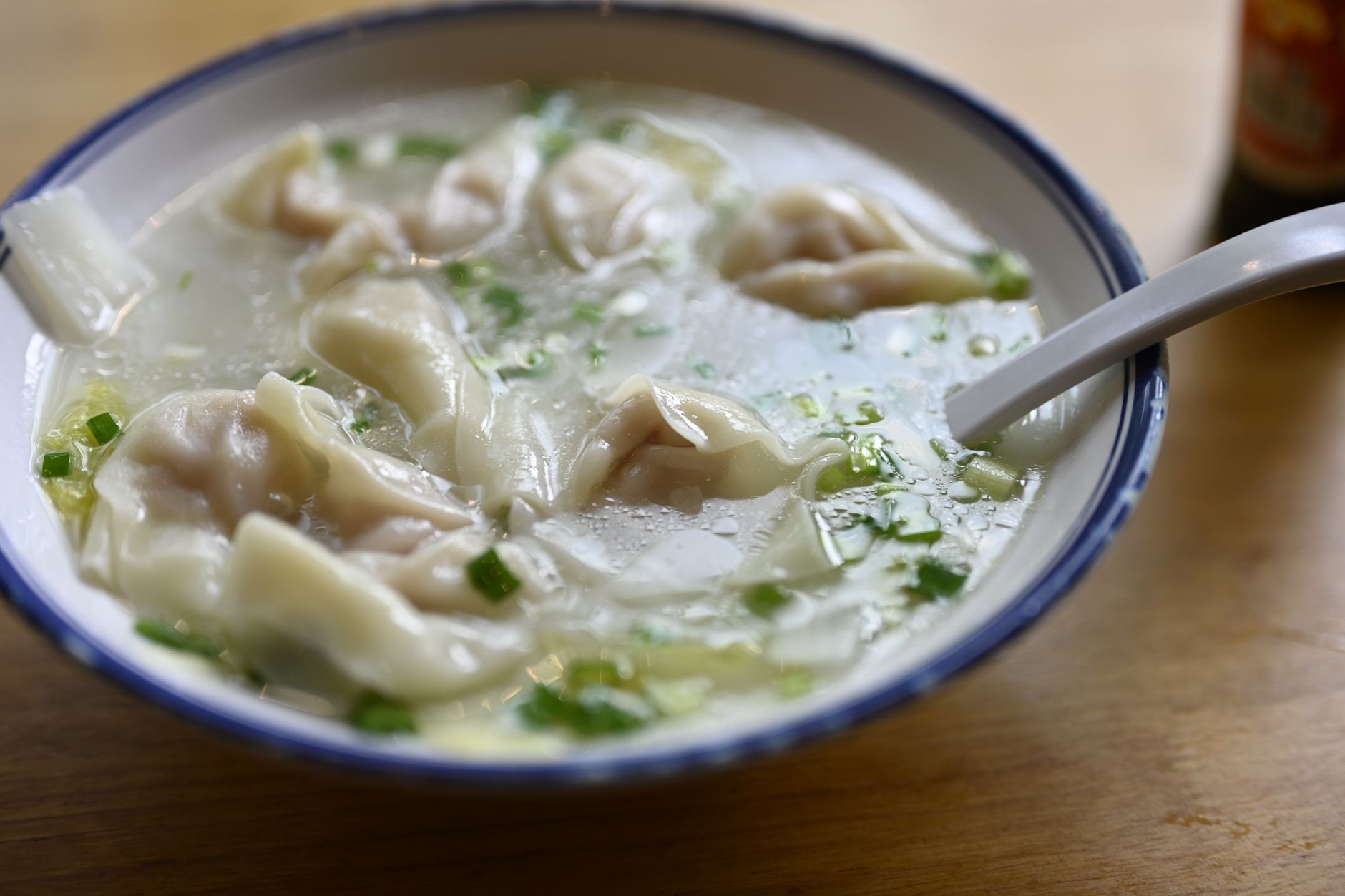 Wontonsoep met varkensgehakt en garnaal