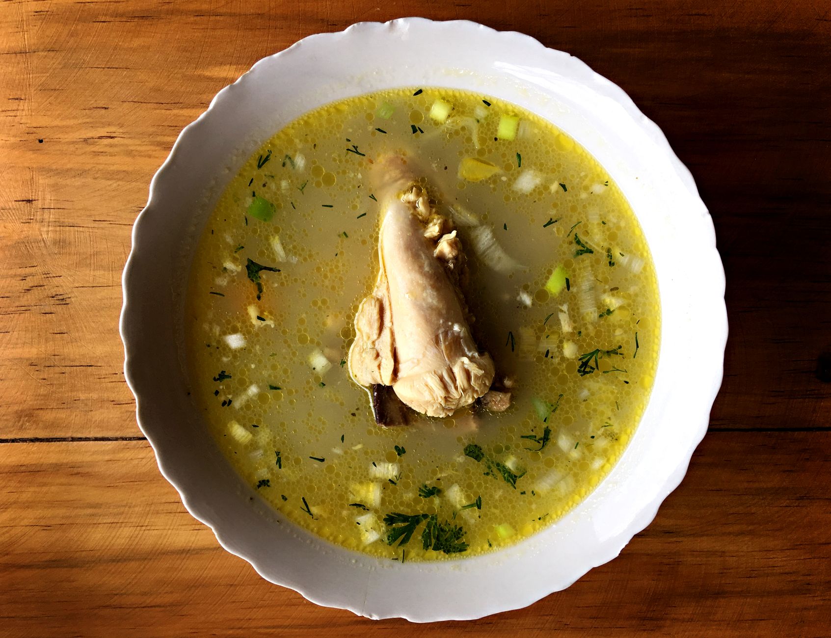 Zelfgemaakte kippenbouillon